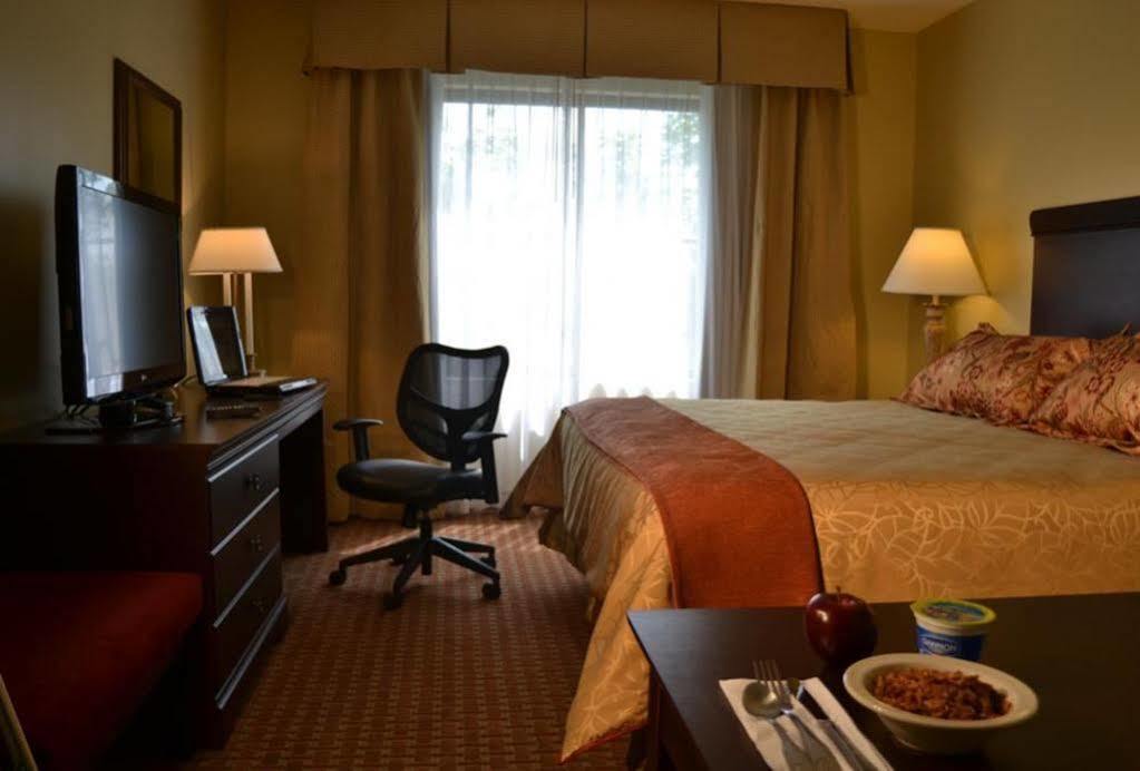 Euro-Suites Hotel Моргантаун Екстериор снимка