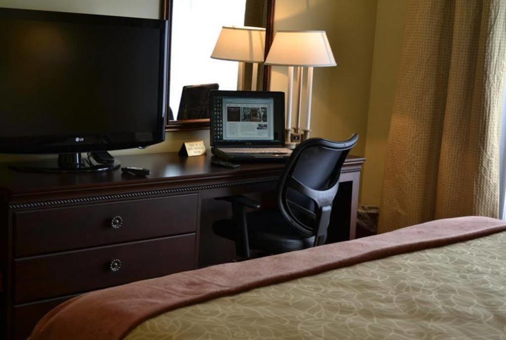 Euro-Suites Hotel Моргантаун Екстериор снимка